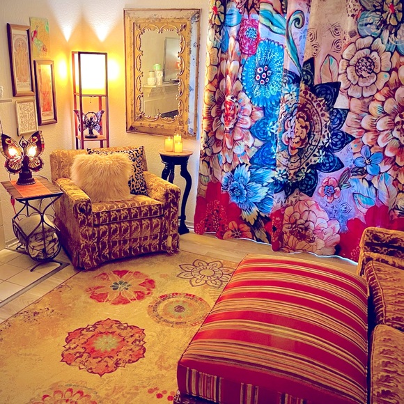 Meet your Posher, Maggie - Picture 2 of 3